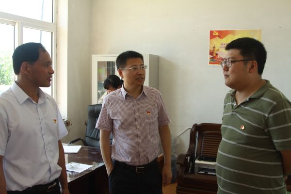 建管公司前往菩萨庙镇观海山村开展扶贫调研慰问工作